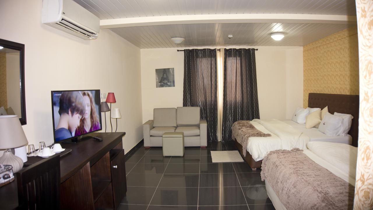 M Suites Hotel Accra Eksteriør billede