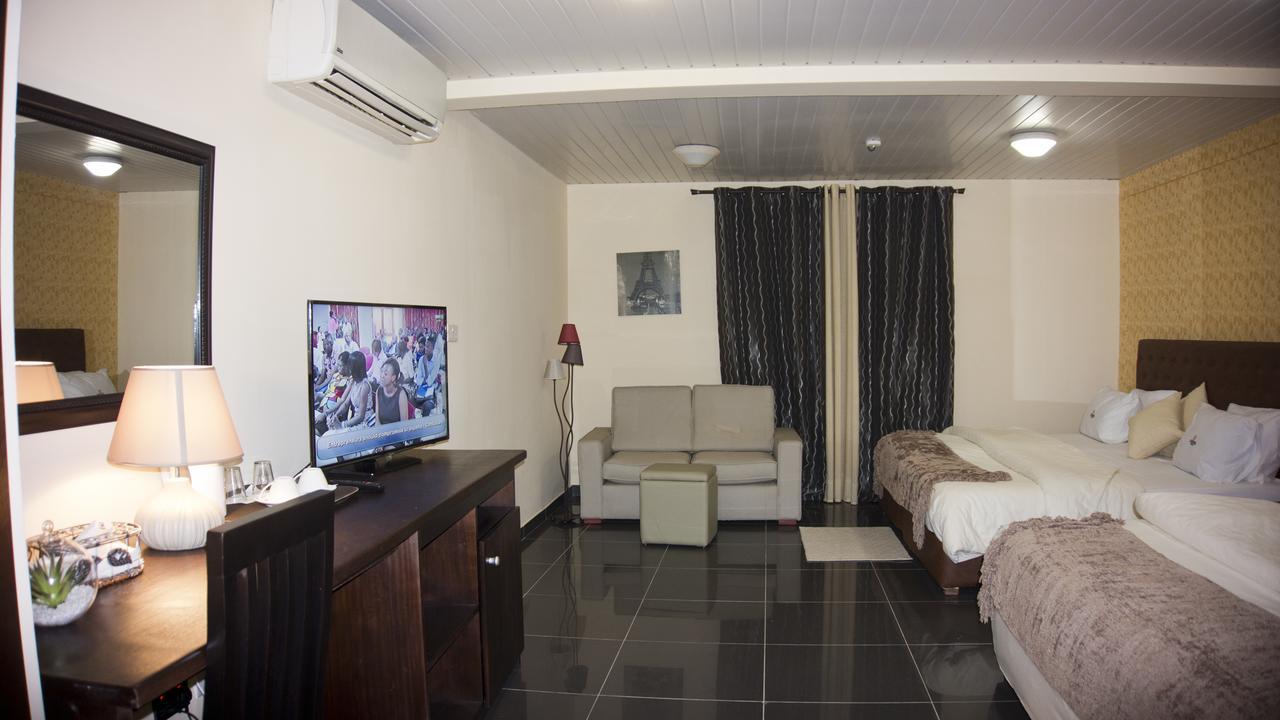 M Suites Hotel Accra Eksteriør billede