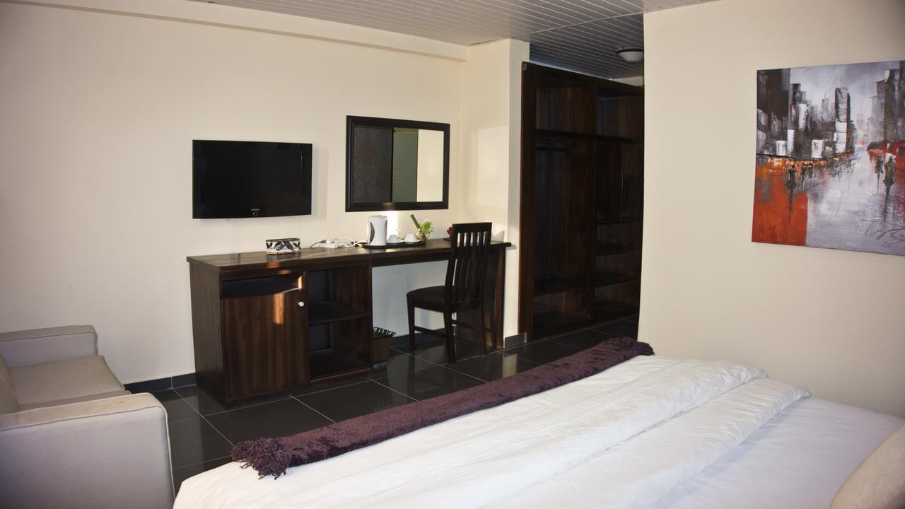 M Suites Hotel Accra Eksteriør billede