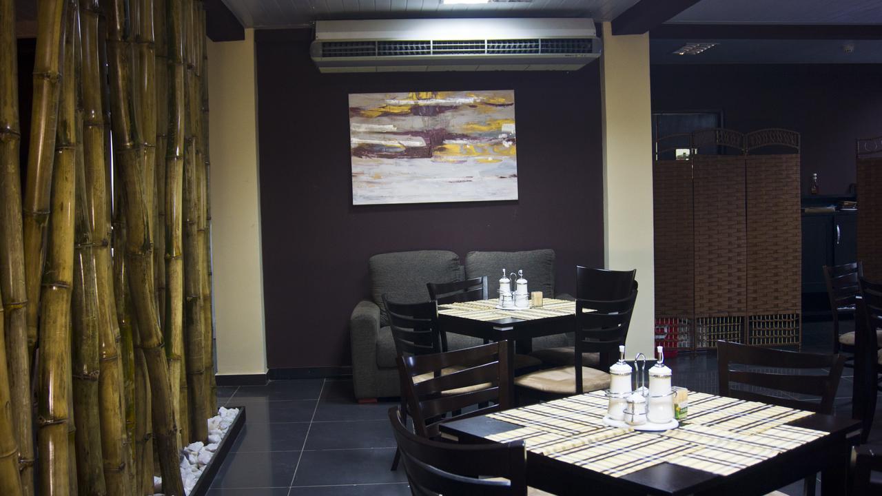 M Suites Hotel Accra Eksteriør billede