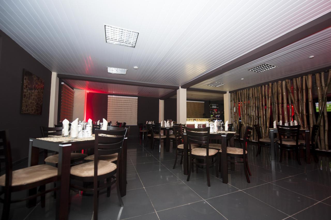 M Suites Hotel Accra Eksteriør billede